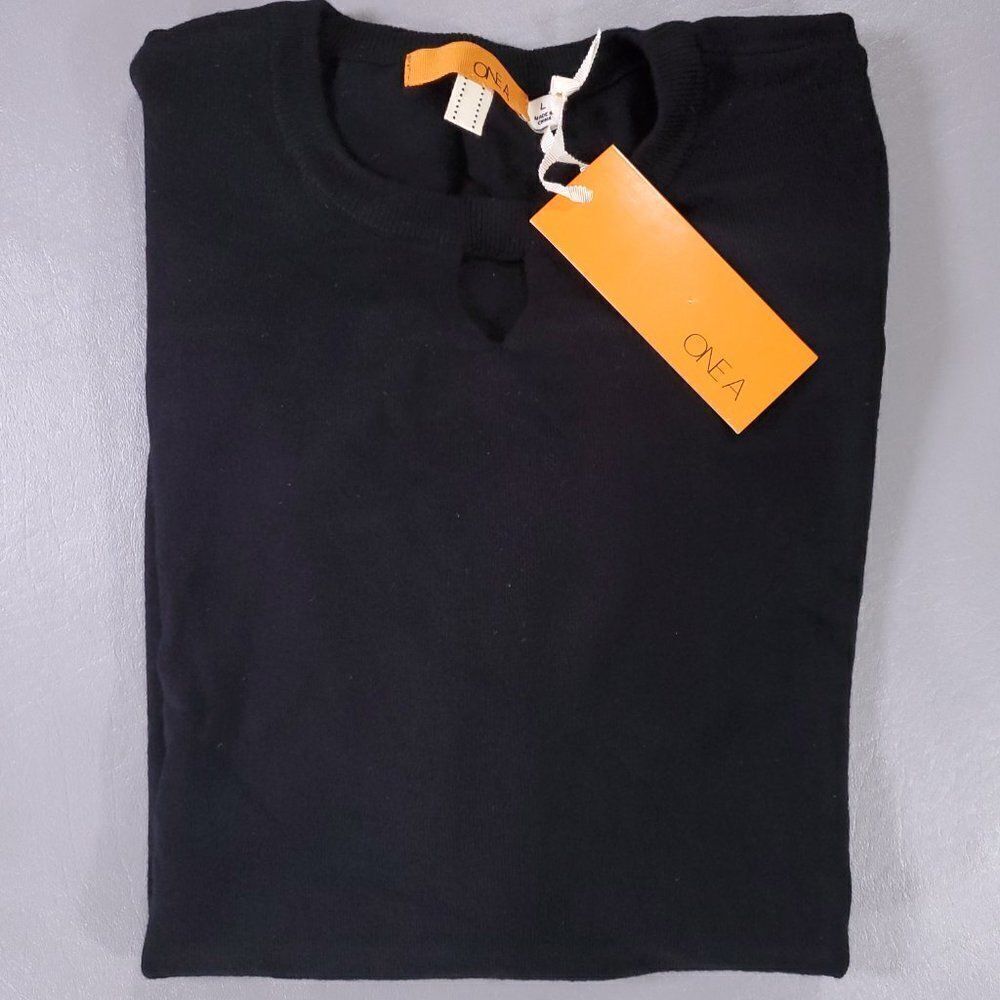 One A Sweater Womens Large Long Sleeve Keyhole Pullover Black Top